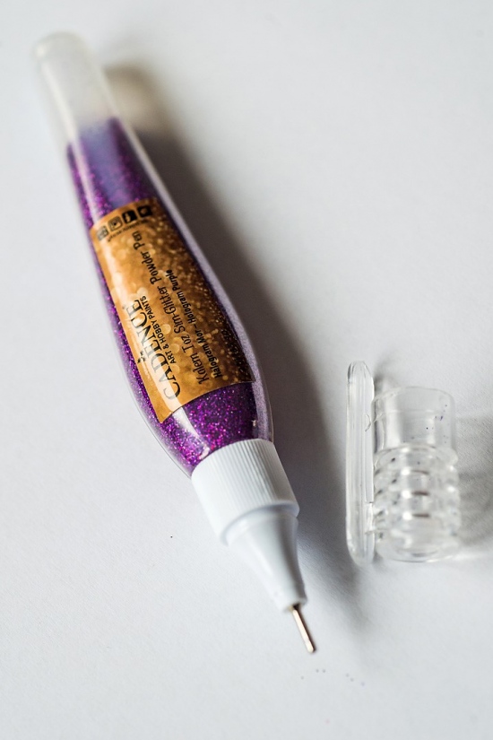 Třpytky v tužce holografické fialové