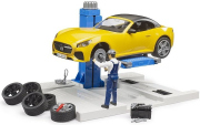 Bruder Autoservis s roadsterem a mechanikem
